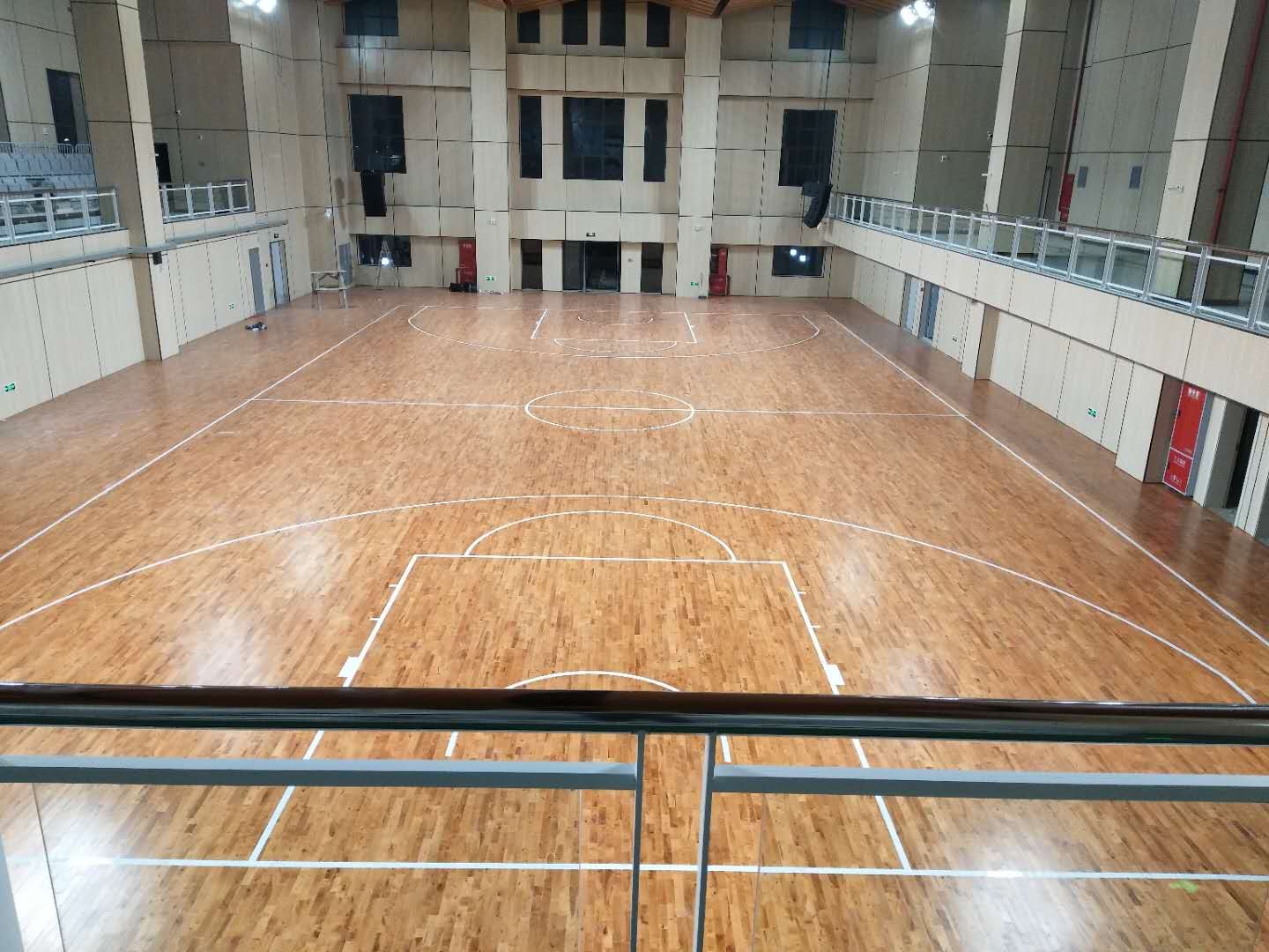 篮球馆木地板翻新